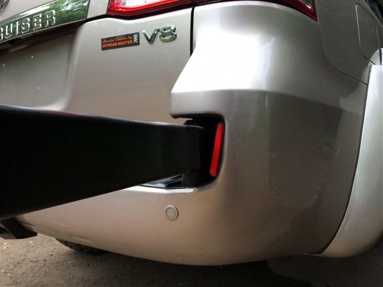 Калитка РИФ с квадратом под фаркоп в штатный задний бампер Toyota Land Cruiser 200