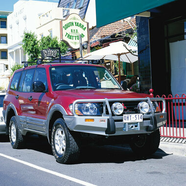 Бампер передний силовой ARB Deluxe для  Mitsubishi Pajero NM 2000-2004