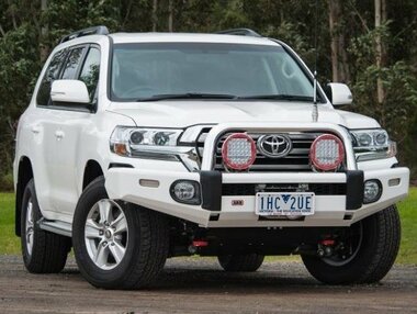 Бампер передний силовой ARB Sahara для Toyota Land Cruiser 200 с 2015 года