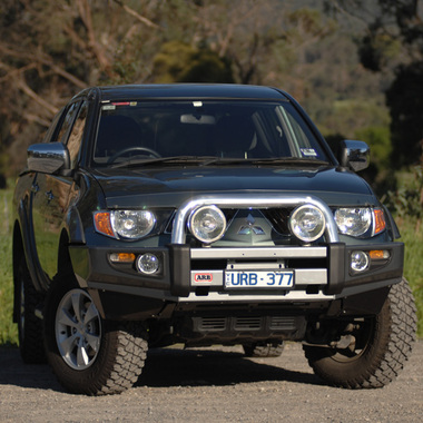 Бампер передний силовой ARB Sahara для Mitsubishi L200 с 2006 до 2009 года