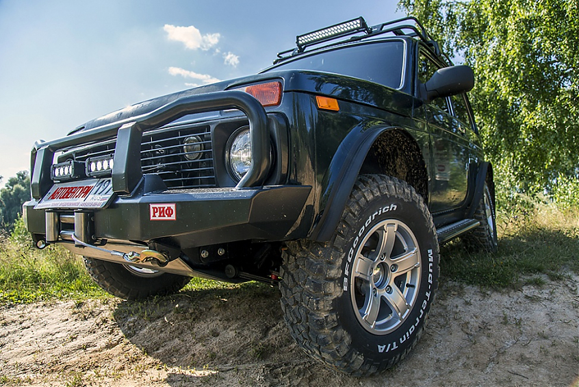 Бампер передний силовой ВАЗ Нива с защитной дугой