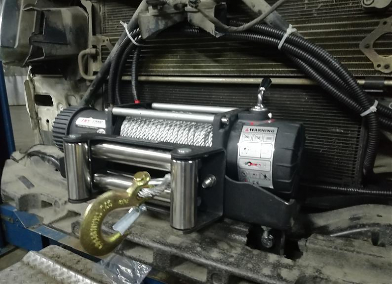 Площадка (кронштейн) Rival под лебедку для автомобиля Volkswagen Amarok