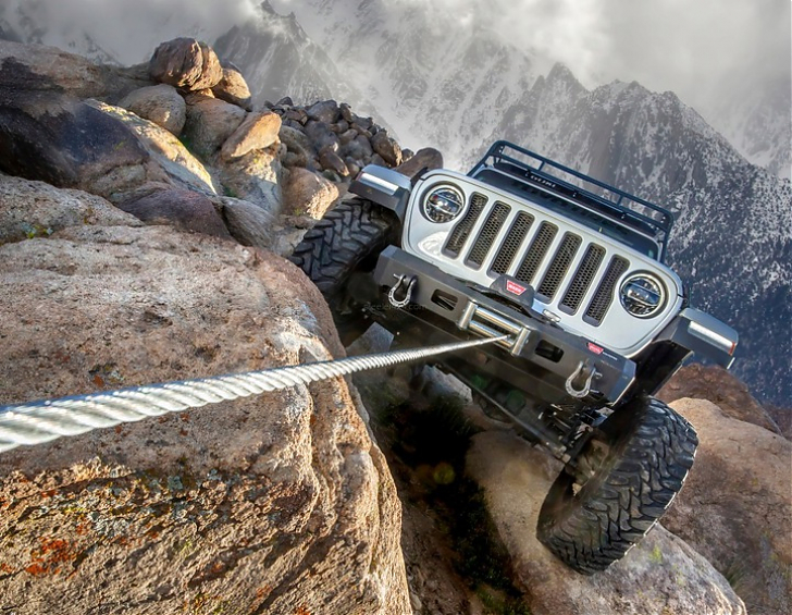 Лебедка автомобильная электрическая WARN VR EVO 12 стальной трос