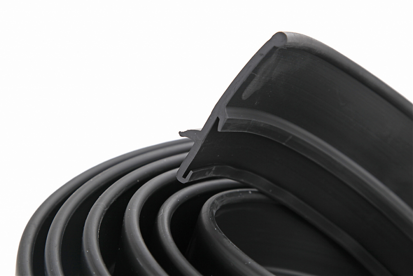 Расширители колёсных арок универсальные РИФ (ширина 8,5 см)