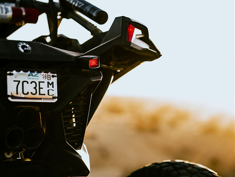 Задние фонари Rigid SR-Q Серия - Красный цвет (пара) - Врезная установка