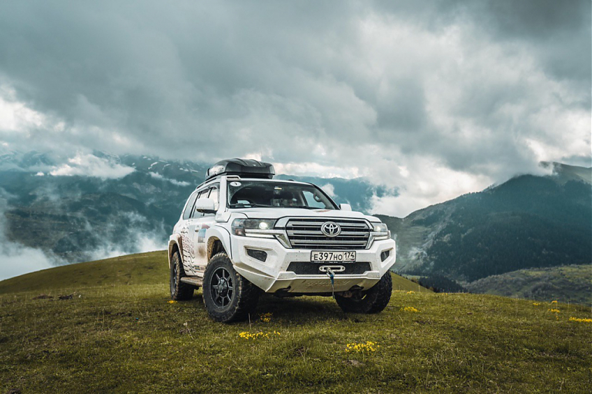 Внедорожный обвес Shikari для Land Cruiser 200