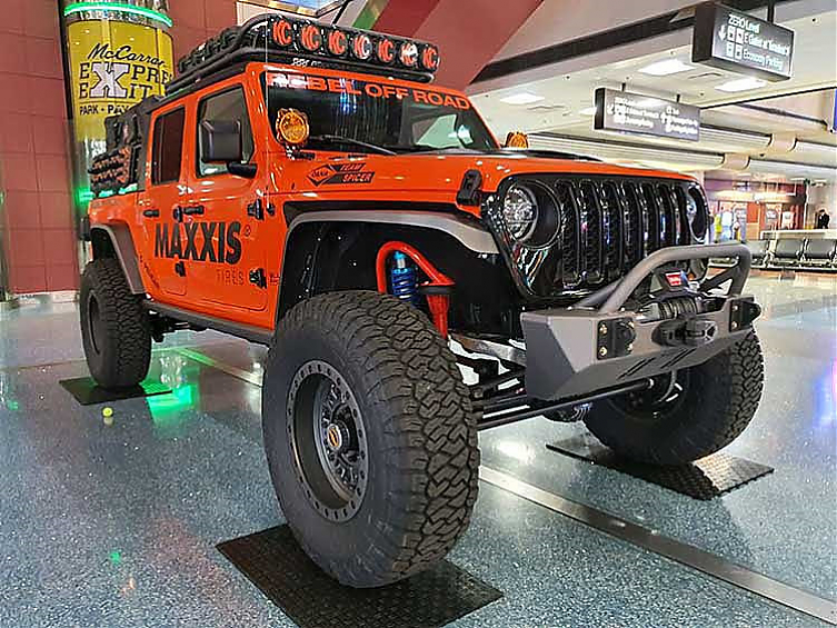 Шина всесезонная Maxxis RAZR AT 37x12.5R17LT 128R