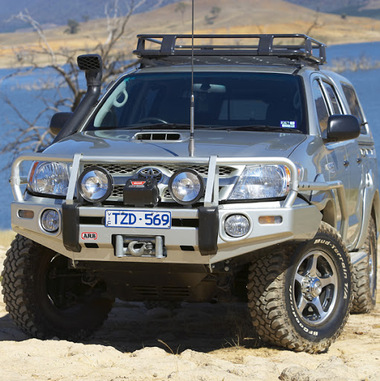 Бампер передний силовой ARB Deluxe для Toyota Hilux Vigo с 2005 до 06/2011 года. (3414400)