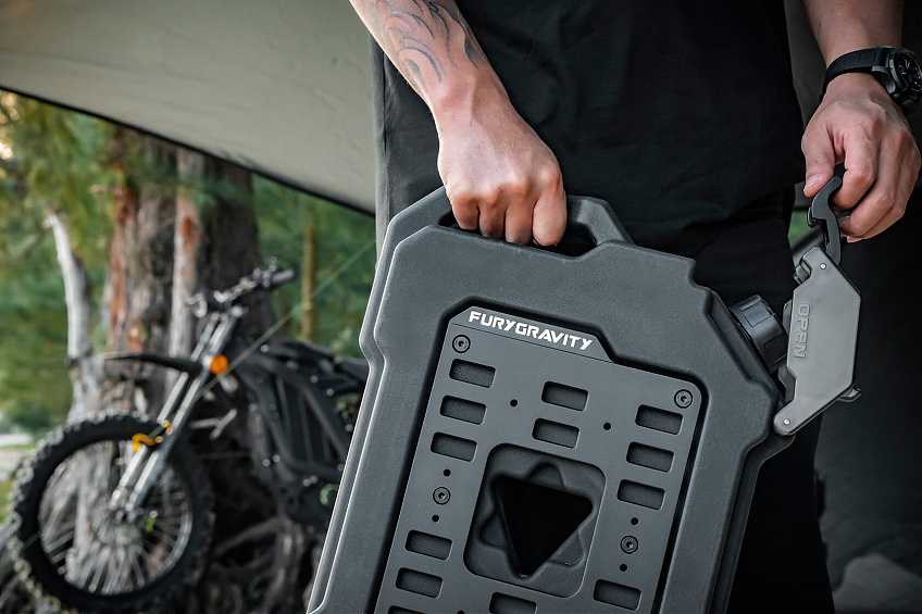 Крепление канистр к задней двери с 2 канистрами FURY для Jeep Wrangler JL