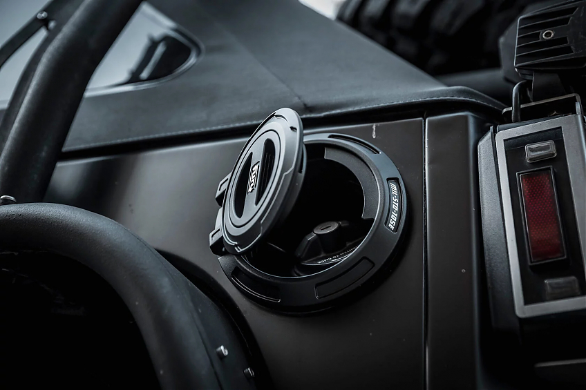 Крышка бензобака FURY серии Awaken из алюминиевого сплава для Jeep Wrangler JL (Чёрная)