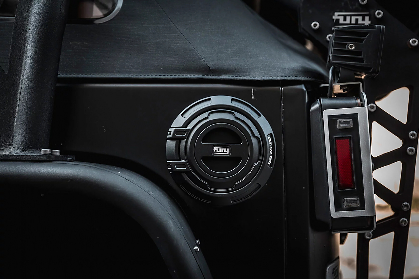 Крышка бензобака FURY серии Awaken из алюминиевого сплава для Jeep Wrangler JL (Чёрная)
