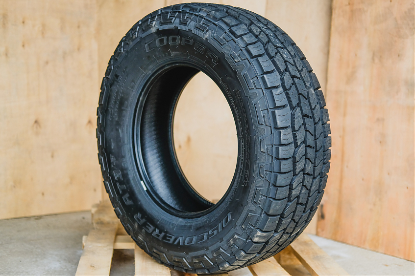 Всесезонная автомобильная шина Cooper Discoverer AT3 LT 265/70 R17 121/118 S