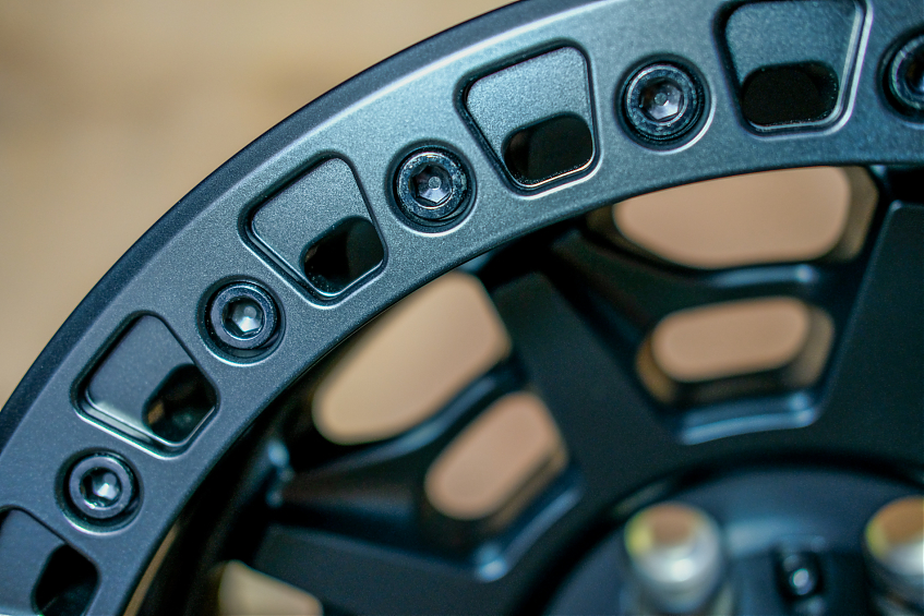 Диски литые с бэдлоком FUEL Offroad D114 Covert Beadlock Matt Black(качественная реплика) R17X9J 6X139.7 ЦО-110,1