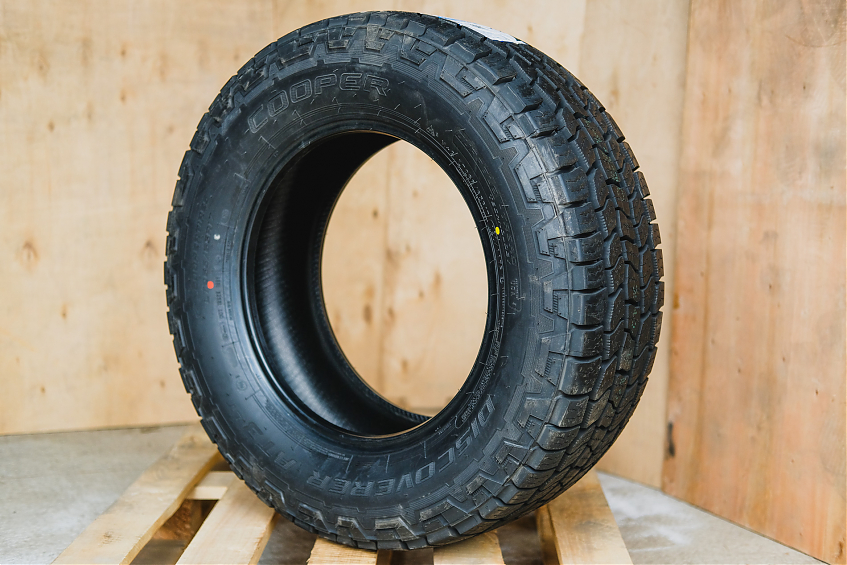 Всесезонная автомобильная шина Cooper Discoverer AT3 LT 265/65 R17 120/117 R