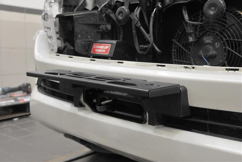 Установочный комплект для лебедки в штатный бампер, площадка под лебедку Toyota Land Cruiser 200 2015+
