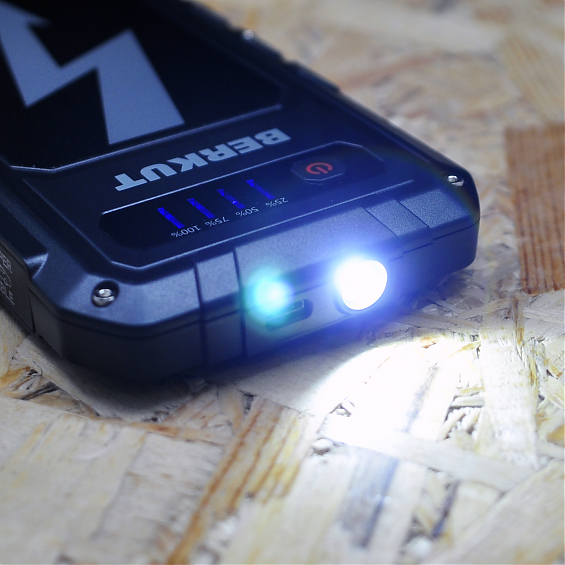 Пуско-зарядное устройство BERKUT SPECIALIST JSL-9000 (Li-Polymer)