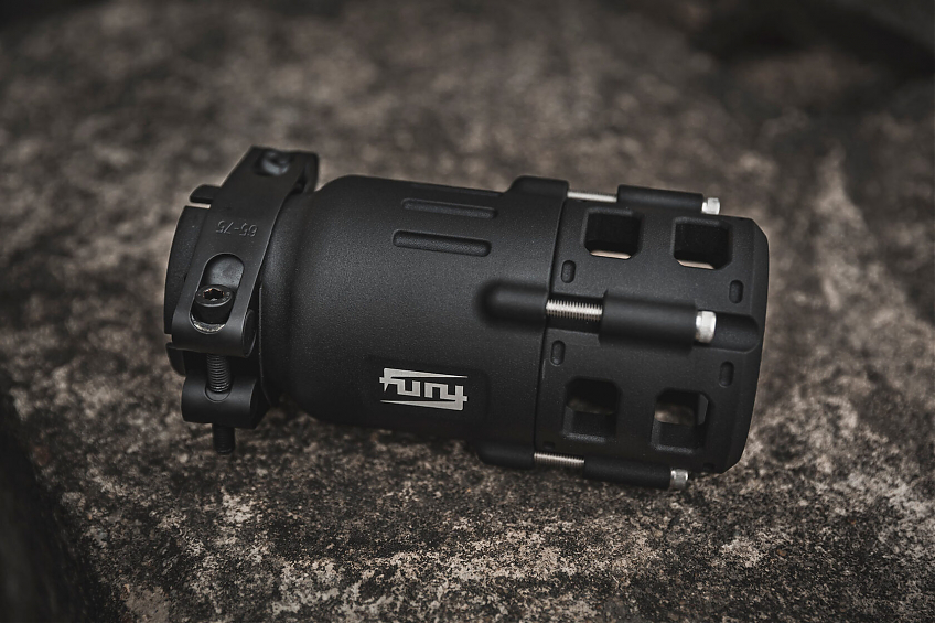 Насадка на выхлопную трубу FURY серии Armory для Jeep Wrangler JL