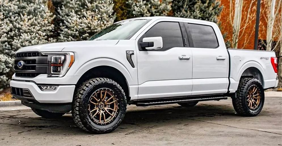 ДИСК АВТОМОБИЛЬНЫЙ АЛЮМИНИЕВЫЙ ЛИТОЙ Fuel Rebel R20Х9 6X139.7 ET-0 106,1 Темная бронза