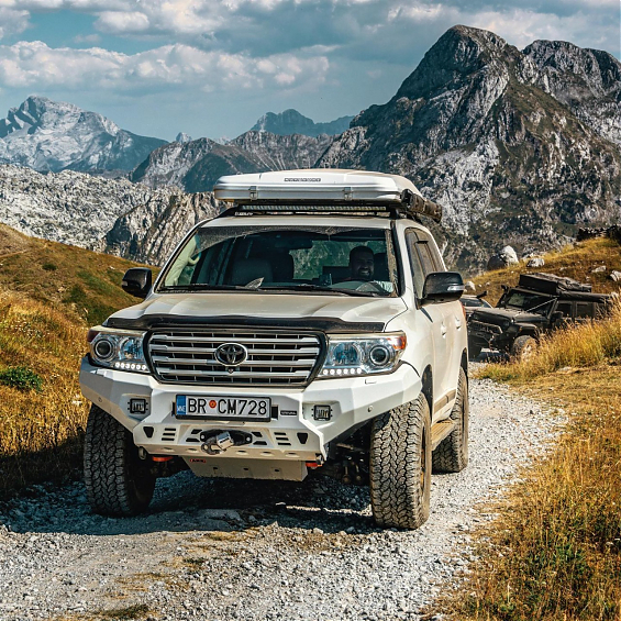Бампер силовой передний алюминиевый (черный) Toyota Land Cruiser 200 (2006-2015)