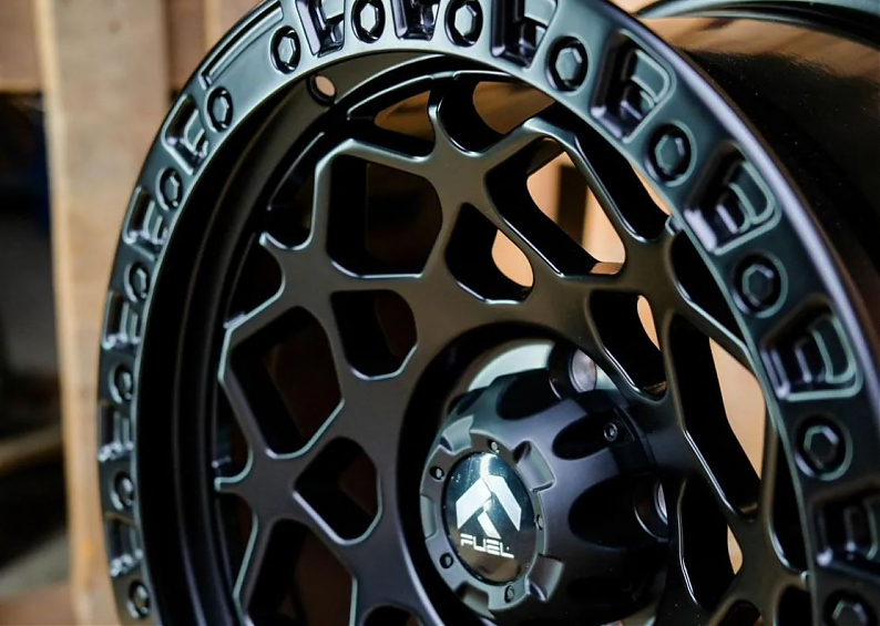 ДИСК АВТОМОБИЛЬНЫЙ АЛЮМИНИЕВЫЙ Fuel Unit (Реплика) 18х9 ET-0 6x139.7 ЦО-110,1 Черный