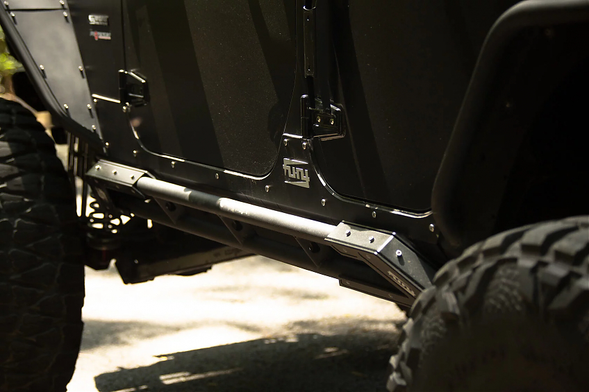 Алюминиевая боковая накладка \ защита Fury на пороги для Jeep Wrangler JL