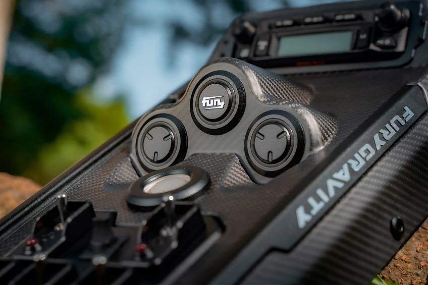 Потолочная консоль FURY карбоновая серии Gravity для Jeep Wrangler JL