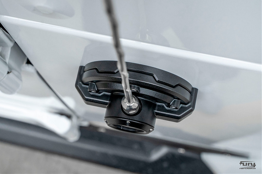 Алюминиевая антенна FURY круглая серии Gravity для Jeep Wrangler JL