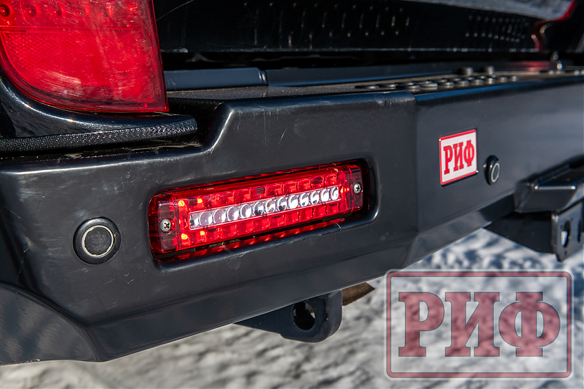 Бампер РИФ силовой задний Toyota Land Cruiser 200 2012-2015 с квадратом под фаркоп и фонарями