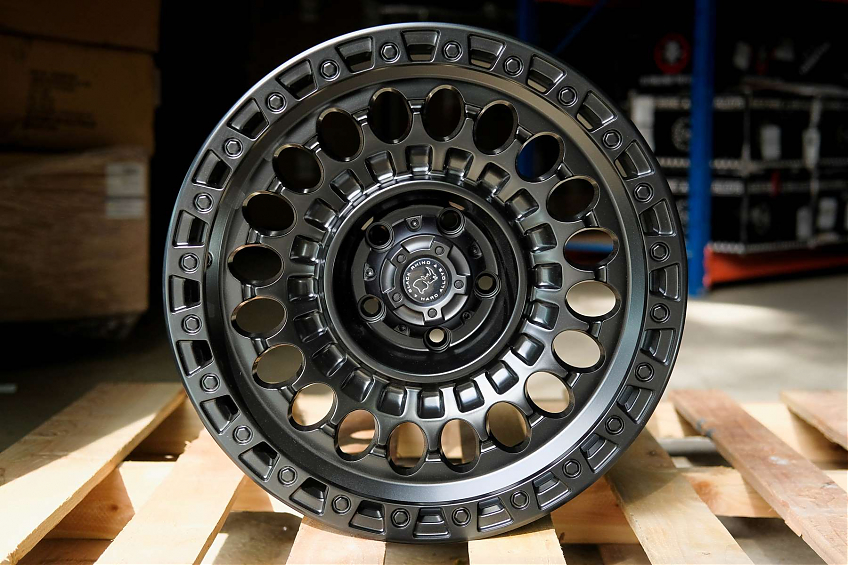 ДИСК АВТОМОБИЛЬНЫЙ АЛЮМИНИЕВЫЙ ЛИТОЙ BLACK RHINO SENTINEL (Реплика) 18х9 ET-10 5X127 ЦО-71.6