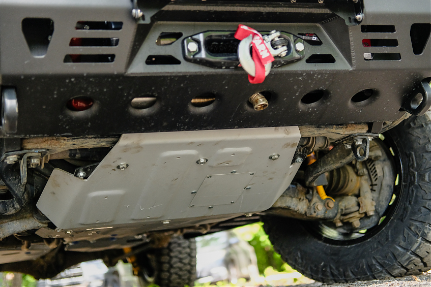 Бампер силовой передний алюминиевый (черный) Toyota Land Cruiser 200 2015- для TOYOTA LC-200