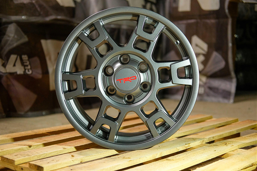 ДИСК АВТОМОБИЛЬНЫЙ АЛЮМИНИЕВЫЙ ЛИТОЙ TOYOTA TRD PTR20-35110-GR (Реплика) R18х8 ET+20 6X139.7 ЦО-106.1