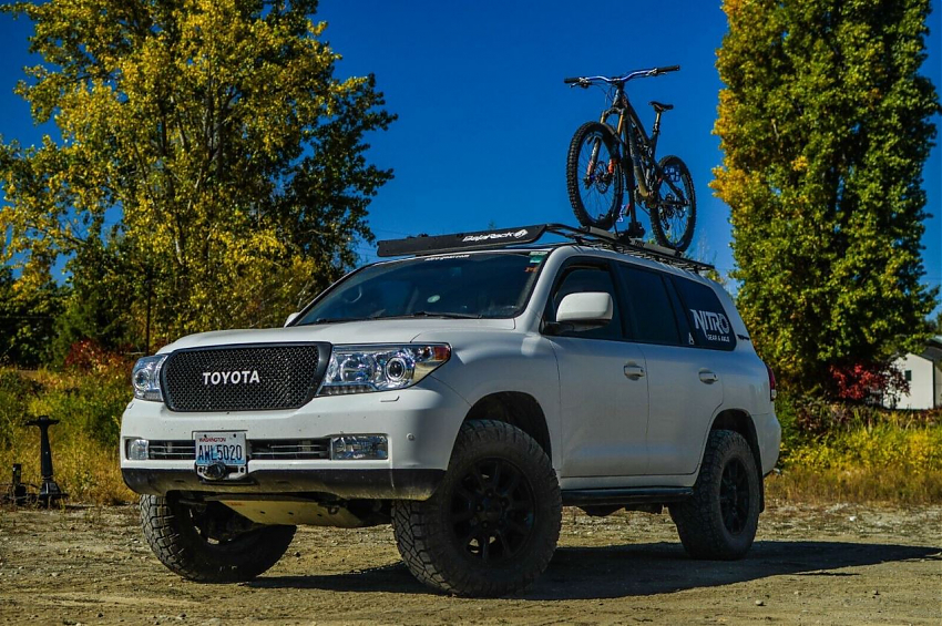 Лифт комплект подвески Fox для Toyota Land Cruiser 200 2008-2021г.в. +2 дюйма (+50мм/+20мм)