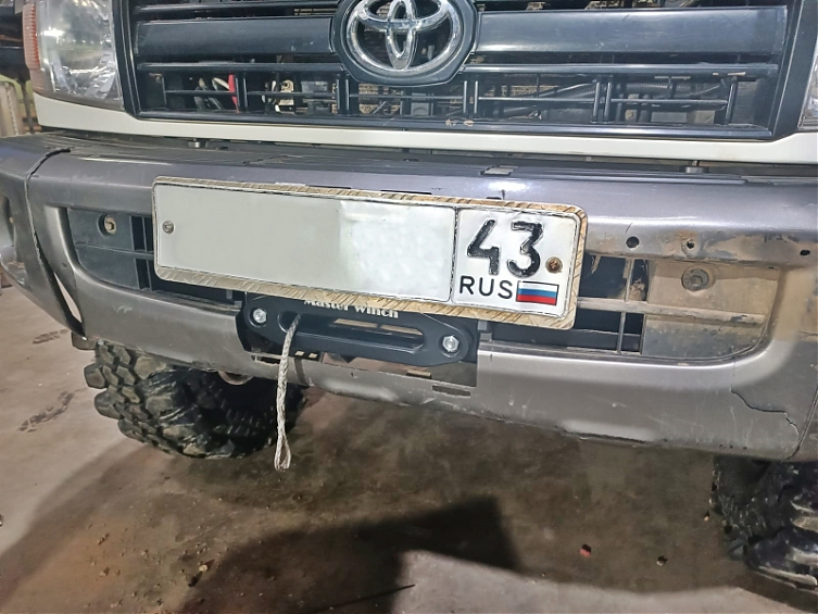 Площадка для лебедку в штатный бампер Toyota Land Cruiser 76-79 2007+