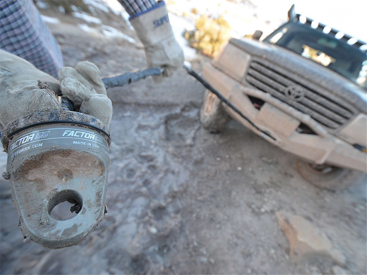 Шакл для лебедки вместо крюка Factor 55 PROLINK Красный