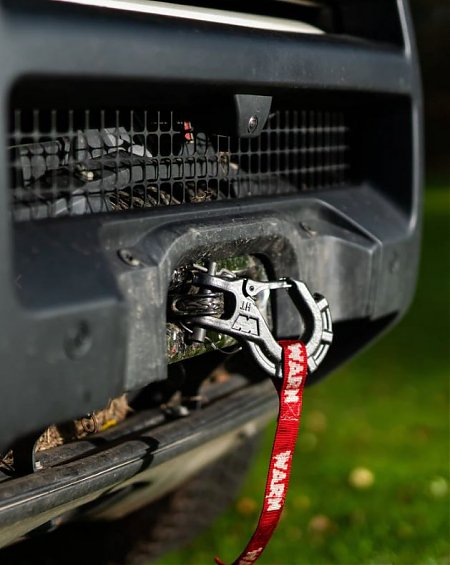 крюк для автомобильной лебедки Warn 3/8 EPIC PREMIUM с открывашкой для напитков