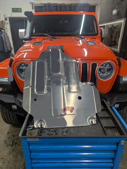 Комплект защиты днища Jeep Wrangler 2018-2023 2 литра бензин картер + акпп-рк 6-4 мм алюминий