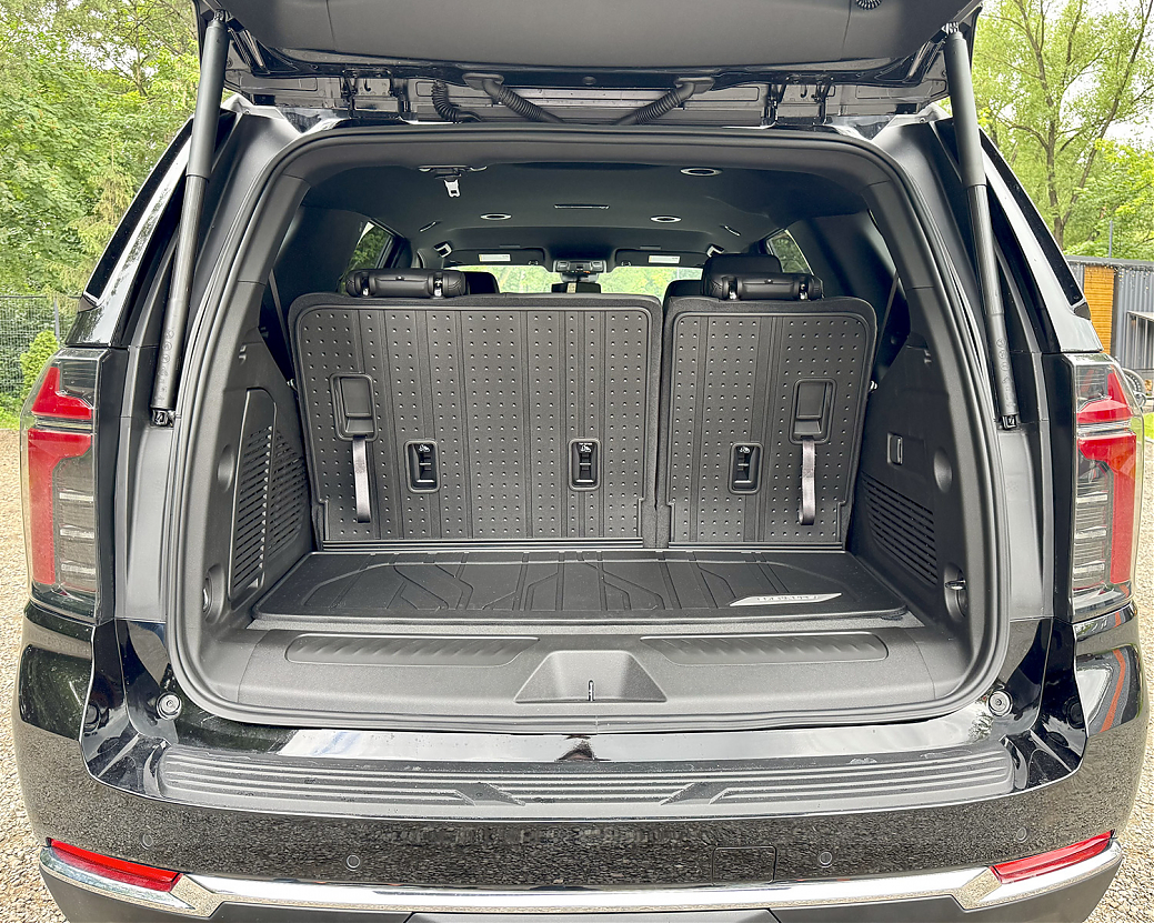 CHEVROLET ТАНОЕ LT Черный, рестайлинг 2025