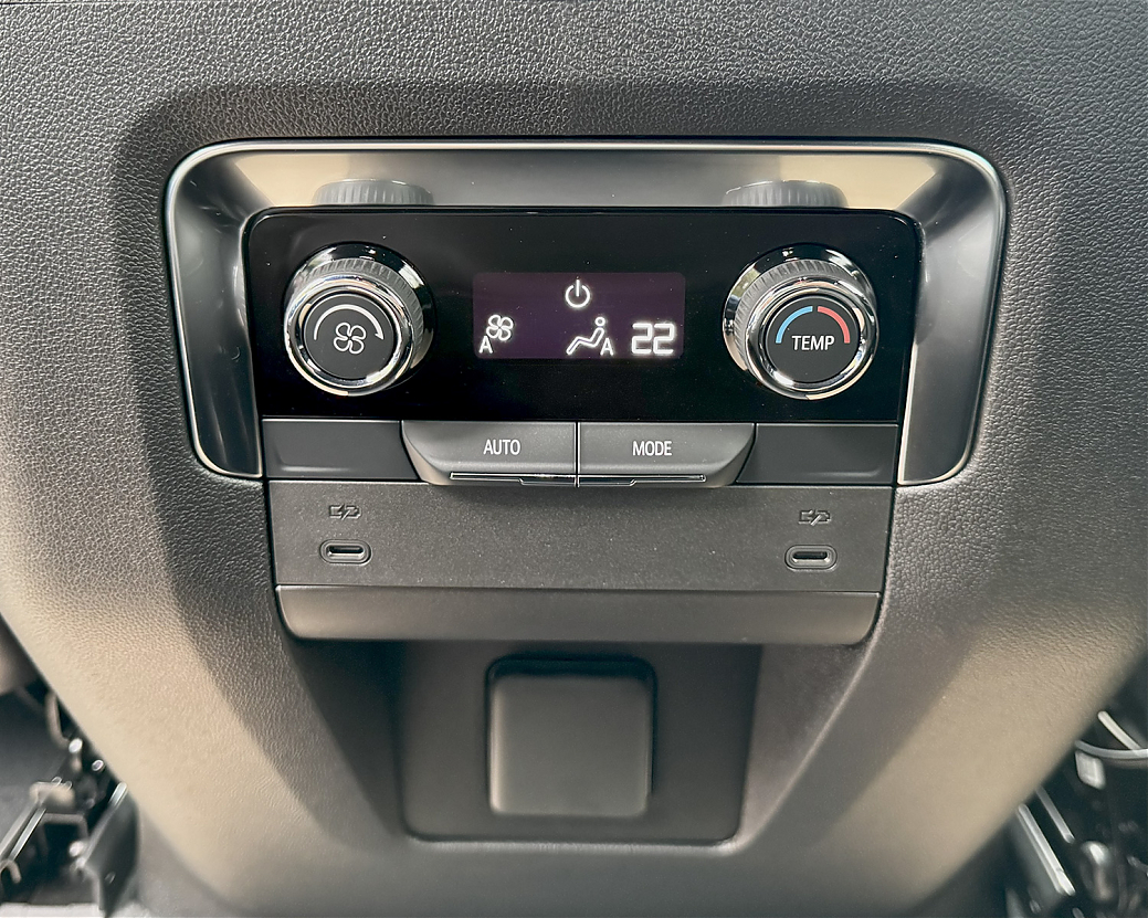 CHEVROLET ТАНОЕ LT Черный, рестайлинг 2025