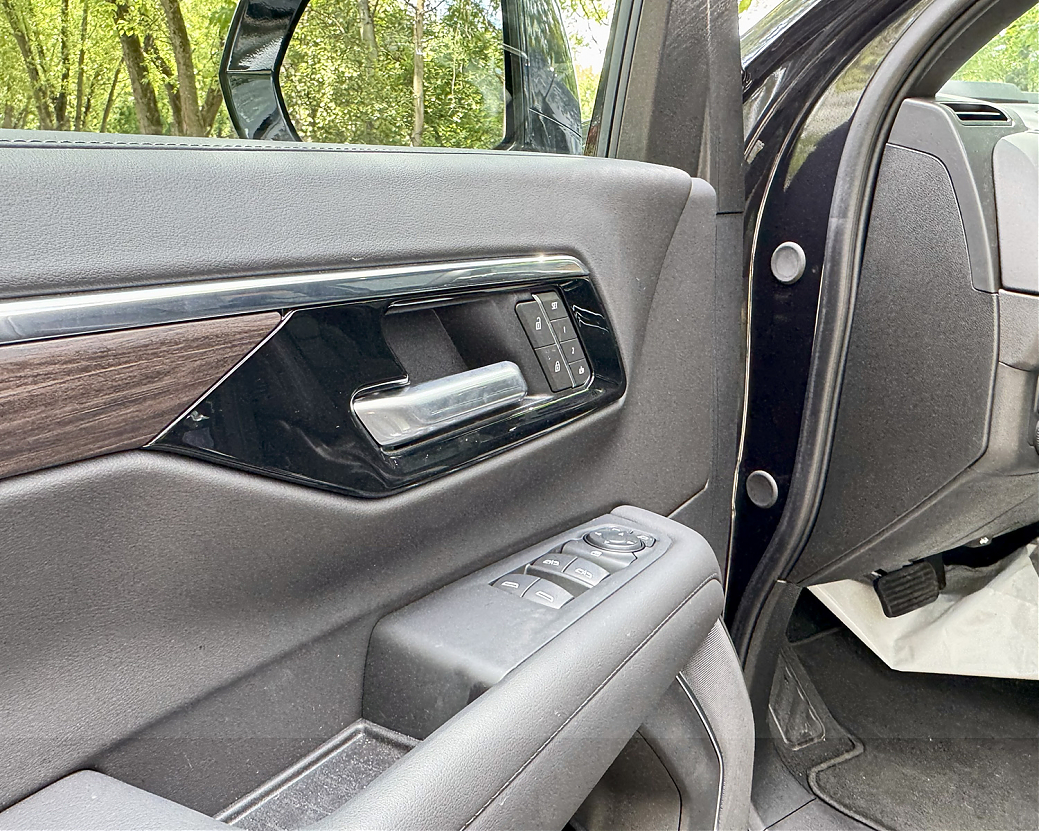 CHEVROLET ТАНОЕ LT Серый, рестайлинг 2025