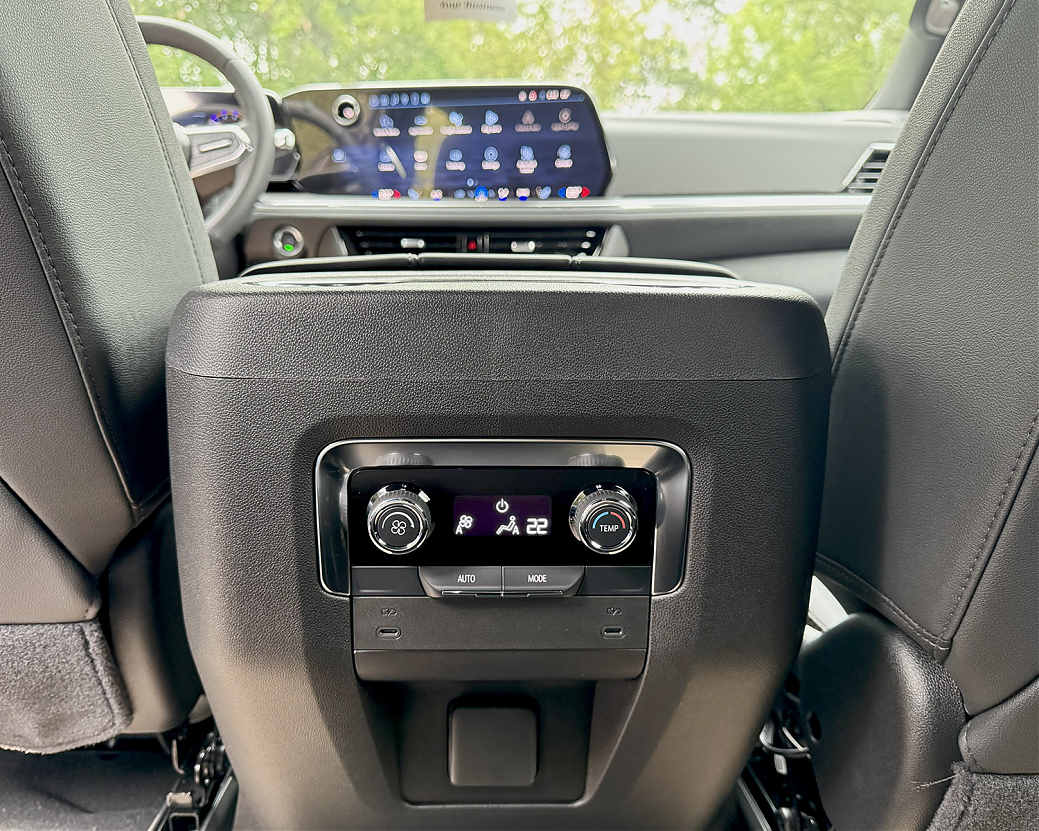 CHEVROLET ТАНОЕ LT Черный, рестайлинг 2025